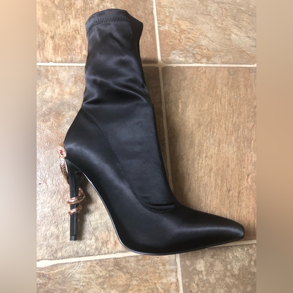 AZALEA WANG QUEEN of KINGS STILETTO BOOTIES SIZE: 9.0 - Picture 12 of 13